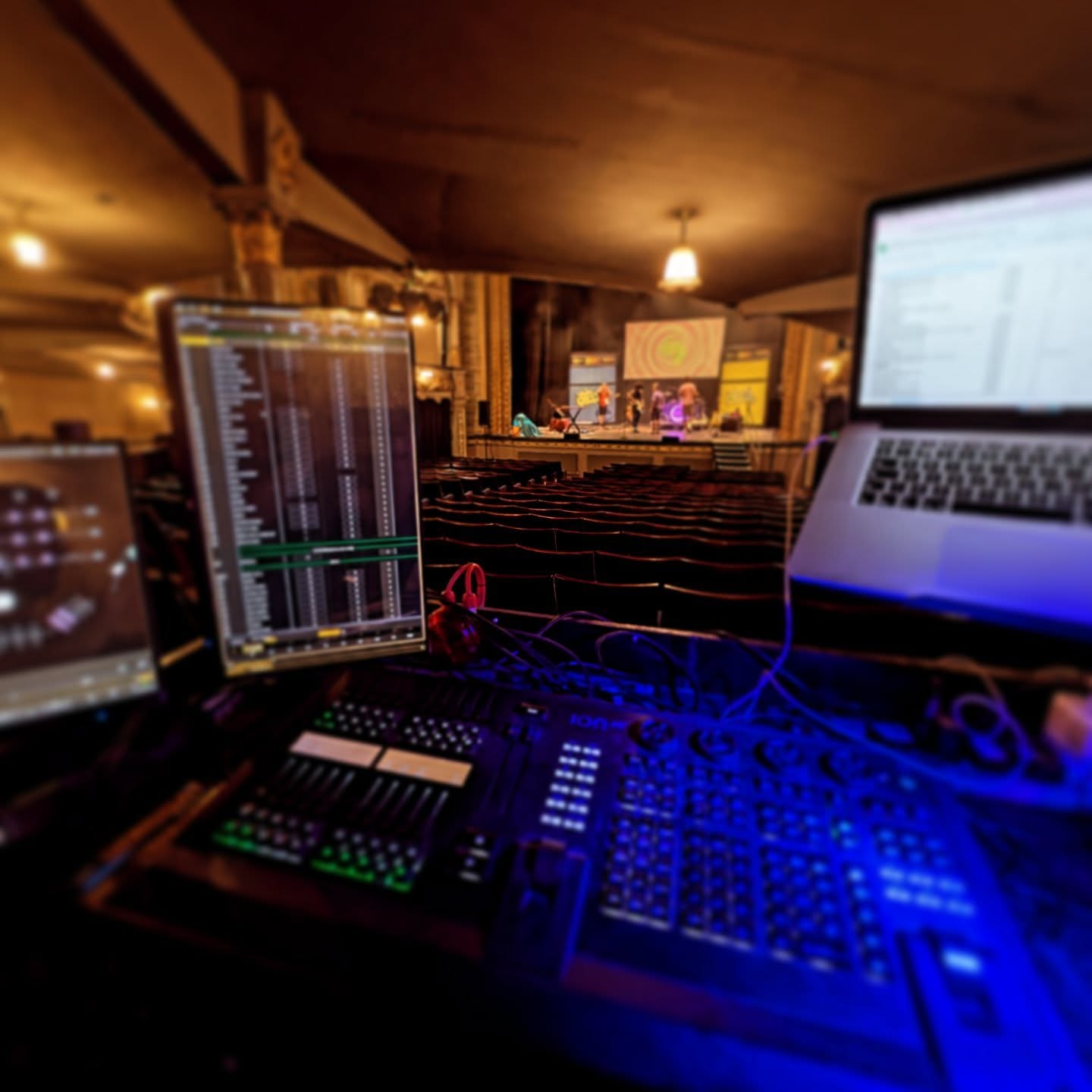 It's an Andy And The Odd Socks - Re-light day.